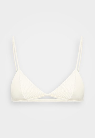 Witte geribbelde triangle bikini top met dunne verstelbare bandjes en een gedraaide voorkant, gemaakt van rekbaar materiaal voor een comfortabele pasvorm.