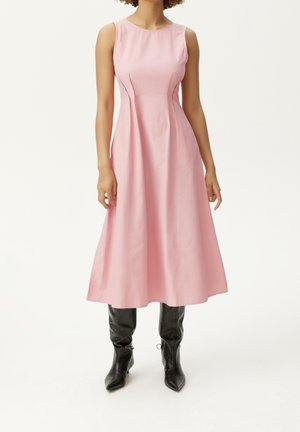 Gestuz Robe de jour - pink