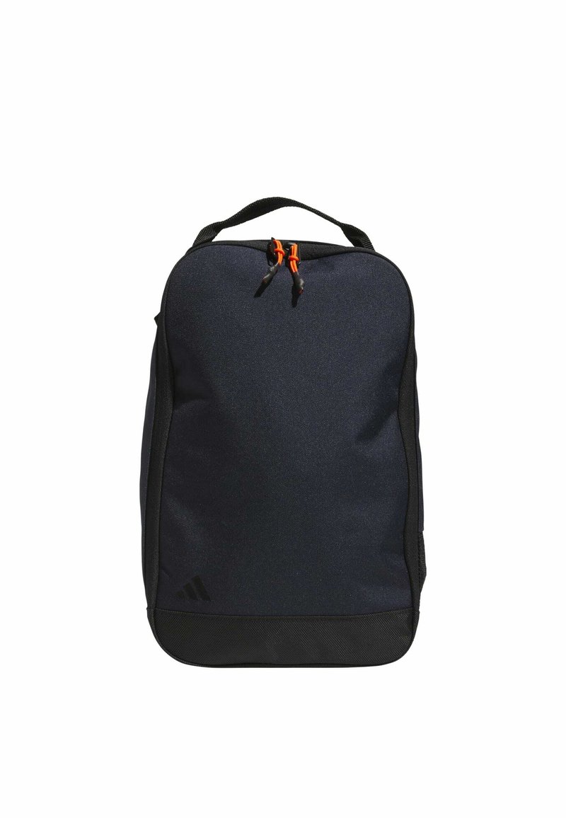 Rugzak gemaakt van donkerblauwe stof met zwarte accenten. Beschikt over een handvat aan de bovenkant en oranje ritstrekken. Inclusief een logo in de onderste hoek.