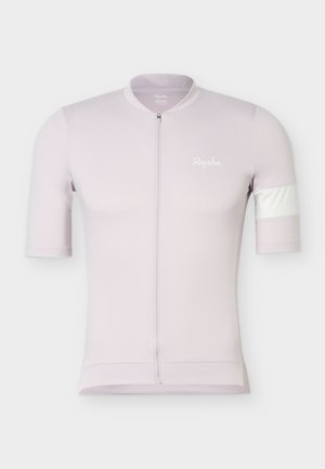 Lys rosa kortermet sykkeltrøye med frontglidelås, hvit strip på armen og «Rapha»-logo på venstre bryst.