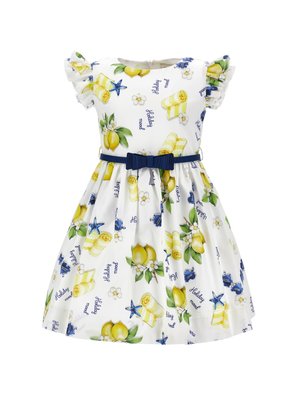Obleka bele deklice z odtisi limon, morskih zvezd, brisač, napisom »Počitniško razpoloženje«, nabranimi rokavi in pasom z mornarsko modrim trakom na pasu.