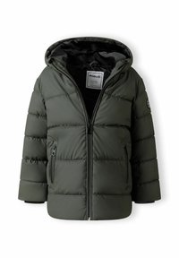 Uppblåst jacka i olivgrön. Har huva, framtida dragkedja och två sidofickor. Slät tyg med quiltat mönster och logopatch på ärmen.