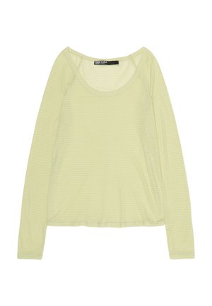 Svetložltá blúzka s dlhými rukávmi, jemnými horizontálnymi pruhmi a širokým výstrihom do U, položená na rovnú plochu s viditeľnou značkou Bimba y Lola.