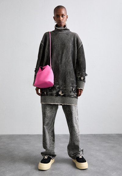 MM6 Maison Margiela JAPANESE CROSS BODY BAG - Geantă crossbody - carmine rose