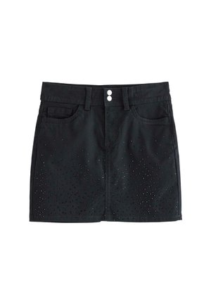 Sort denim mininederdel med to forlommer, dobbelt knaplukning, bæltestropper og små spredte sorte nitter foran.