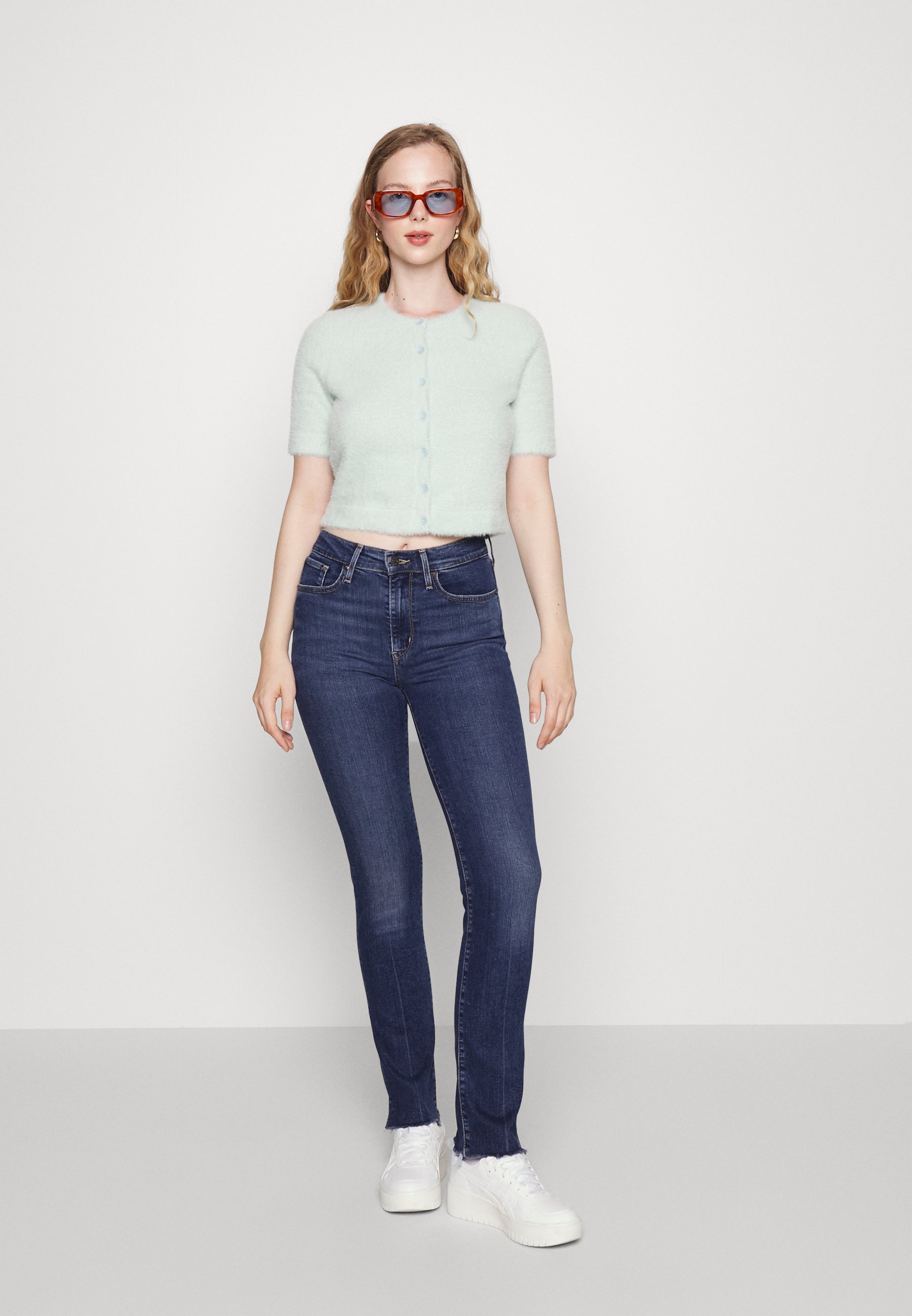 Straight leg jeans 