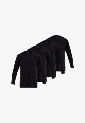 Fire langærmede sorte skjorter lavet af blødt stof med rund halsudskæring og en glat tekstur, arrangeret på række.