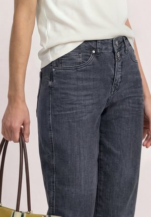 Street One, HIGH-WAISTED BARREL-LEG JEANS IN A LOOSE FIT - Jean boyfriend - steel grey washed