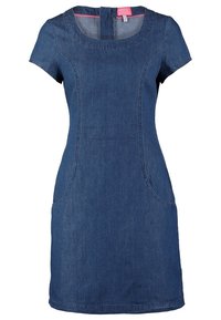 Robe en jean manches courtes, col rond, coutures cintrées, poches latérales et fermeture éclair au dos.