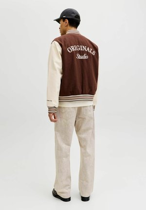 Bombertakki - deep mahogany