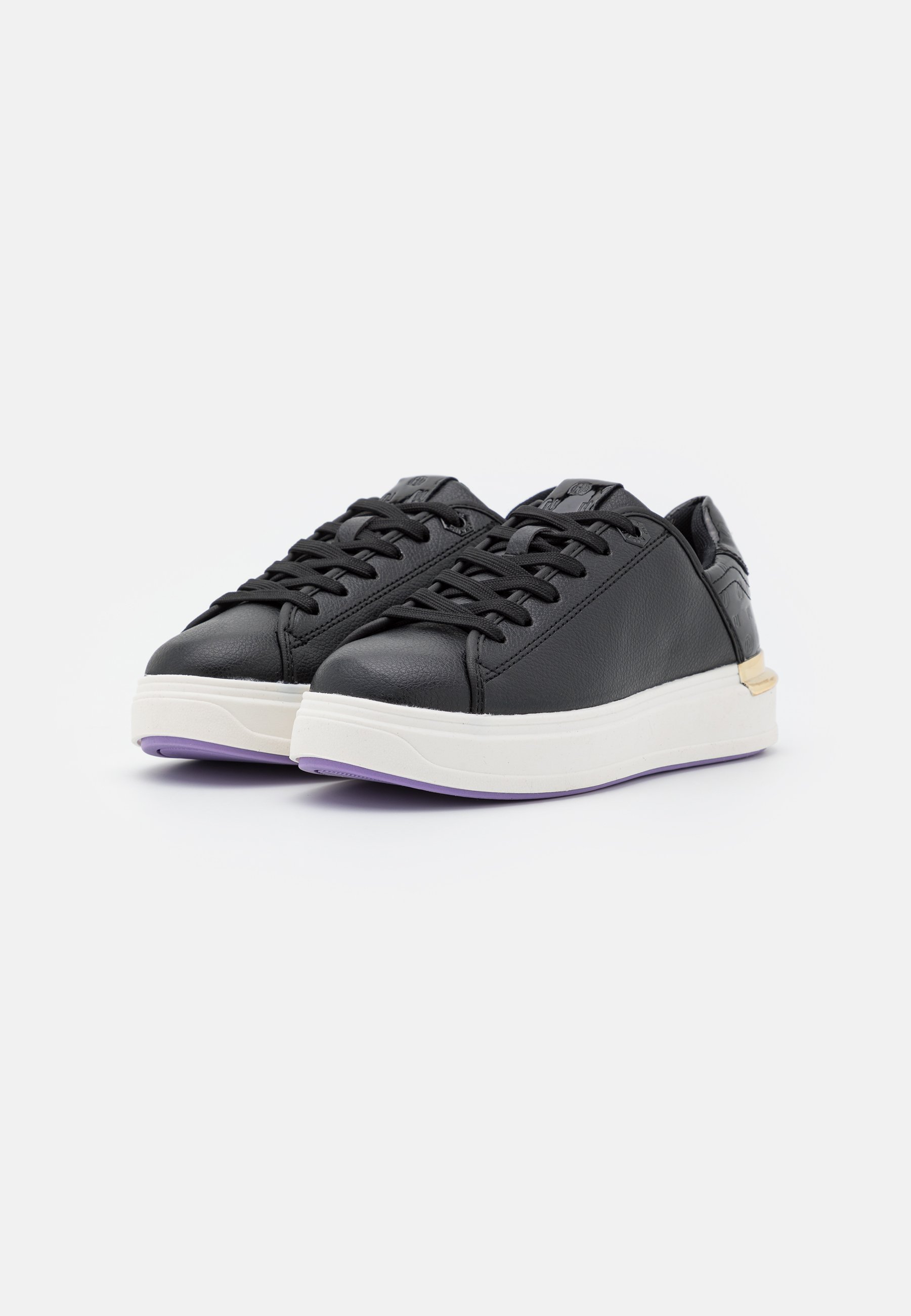 wide fit mens adidas trainers
