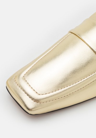 Mansur Gavriel SQUARE TOE LOAFER - Παπούτσια χωρίς κορδόνια - gold