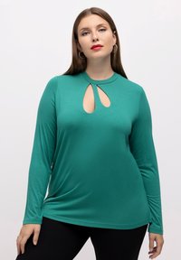 Ulla Popken CUT-OUT CLASSIC STEHKRAGEN LANGARM - Langærmet T-shirt - türkis grün