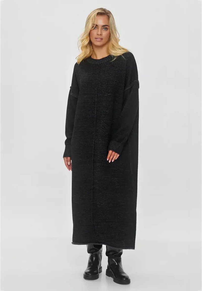 Makadamia LUŹNYM KROJU czarny