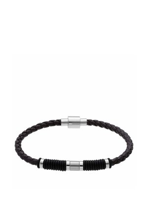 Schwarzes geflochtenes Lederarmband mit silbernem Magnetverschluss und schwarzen Gummiakzenten, auf schlichtem weißen Hintergrund dargestellt.