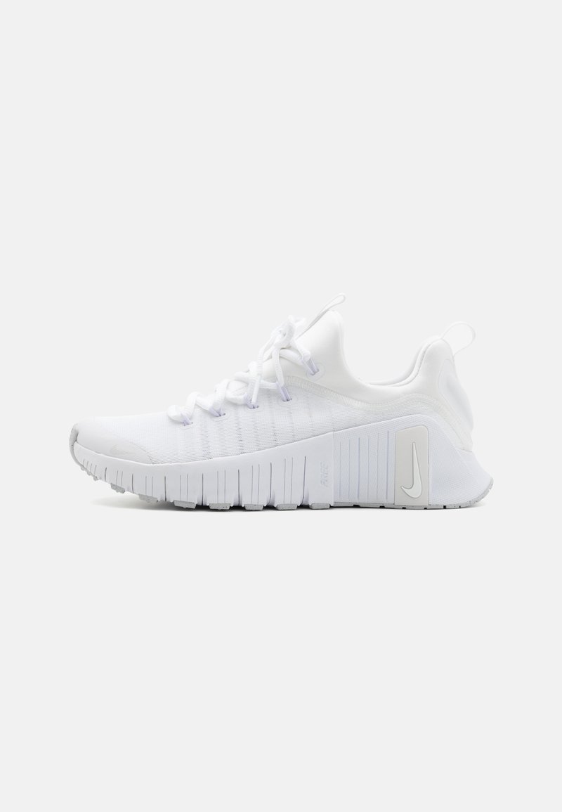 Nike Performance - FREE METCON 6 - Treenikenkä - white/platinum tint, Suurenna