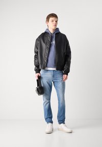 Thumbnail Image 6