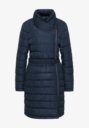 Tumesinine puhvkattega jope kõrge kaelusega, diagonaalse tõmblukuga ja vöökoht. Omab tikitud mustrit ja küljetaskuid.