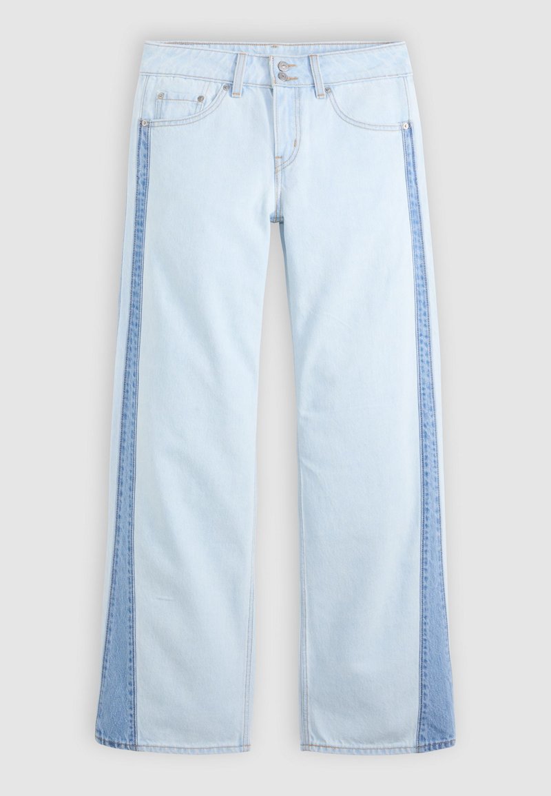 Helle blaue Denim-Jeans mit weitem Bein, ausgestattet mit dunkelblauen Seitenteilen, Fünf-Taschen-Design und Metallknopf-Details an der Taille.