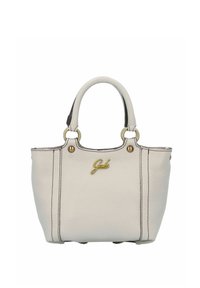 Sac à main en cuir blanc avec surface texturée, matériel doré et couture foncée. Présente des poignées arrondies et un détail de logo doré à l'avant.