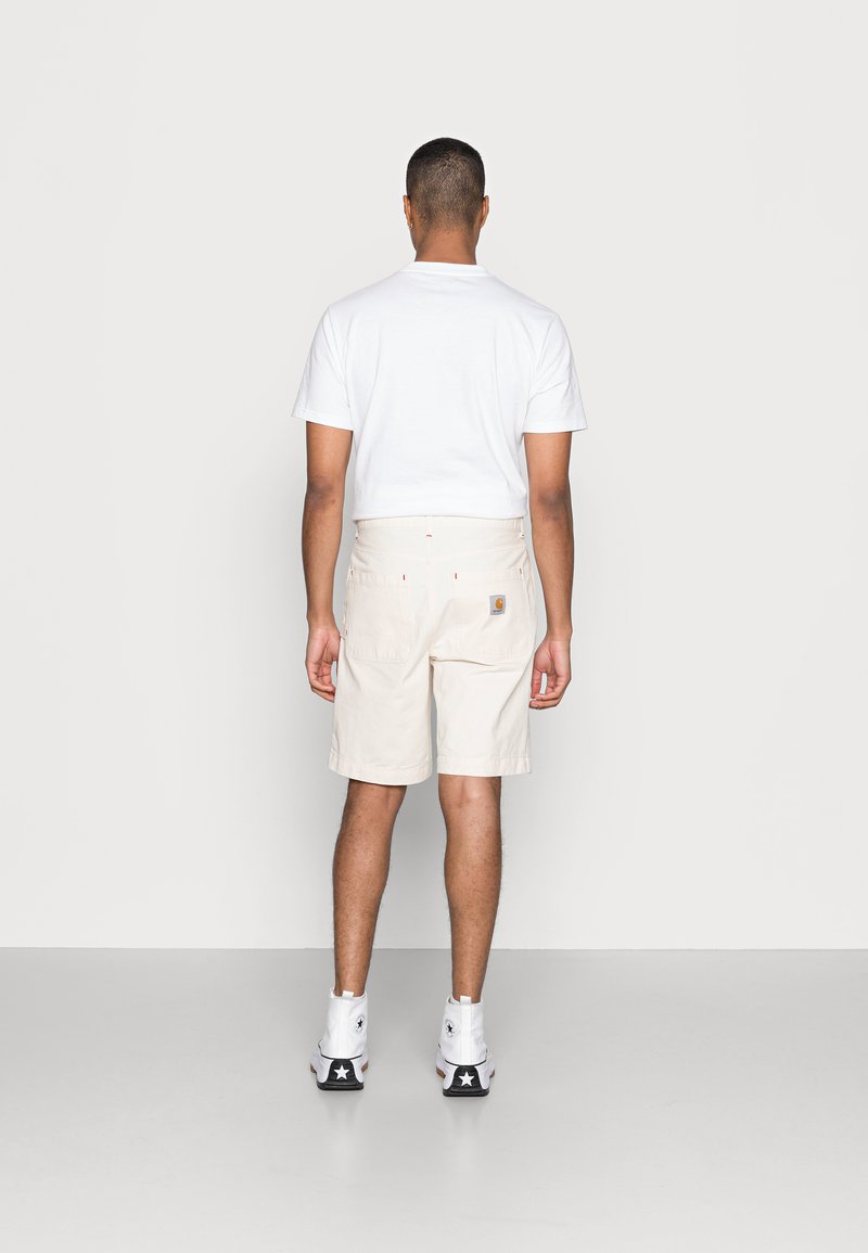 Herren Chino Shorts | Carhartt WIP WESLEY NEWCOMBDRILL Shorts natural garment/offwhite - YN23019 Herren Chino Shorts | Carhartt WIP WESLEY NEWCOMBDRILL Shorts natural garment/offwhite - YN23019