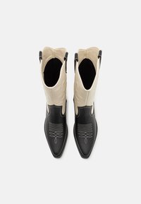 ONLY SHOES ONLBRONCO MID - Kaubojiški / motociklininko stiliaus batai - off white/black
