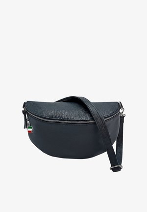 Runde schwarze Ledertasche zum Umhängen mit strukturiertem Finish, silbernem Reißverschluss, verstellbarem Tragegurt und einem kleinen, dreifarbigen italienischen Flaggenakzent.