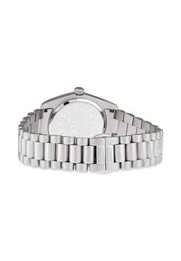 Edelstahl-Armbanduhr mit Gliederarmband und graviertem Verschluss, auf der die Rückseite mit Marken- und Zertifizierungskennzeichnungen zu sehen ist.