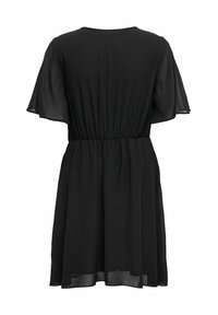 Robe noire avec des manches courtes et transparentes ; taille froncée ; tissu léger et fluide ; longueur au-dessus du genou ; texture subtile et douce.