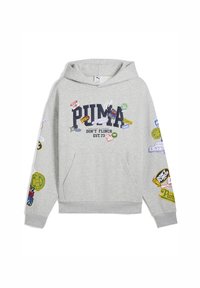 Grijze hoodie met een groot "PUMA" logo en verschillende kleurrijke patches, met de tekst "DON'T FLINCH" en "EST. 73" prominent weergegeven.