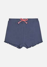 Pantalones cortos de canalé azul marino con un acabado texturizado, cuentan con un cordón rosa y un dobladillo con volantes en las piernas.