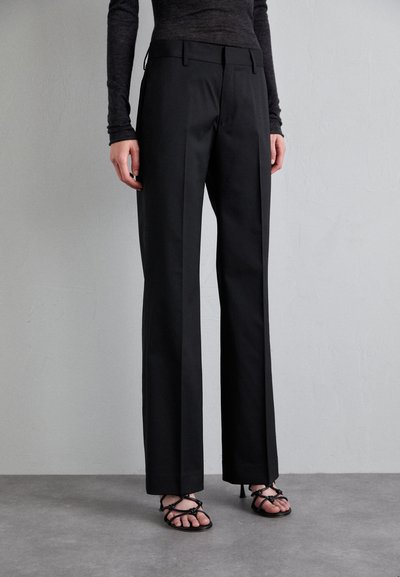 Filippa K BOOTCUT TROUSERS - Панталони - black