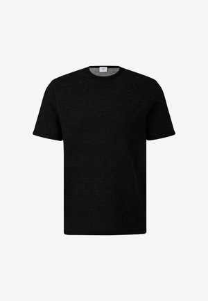 Černé tričko s krátkými rukávy vyrobené z texturované látky. Má kulatý výstřih a kontrastní černý lem na límci a rukávech.