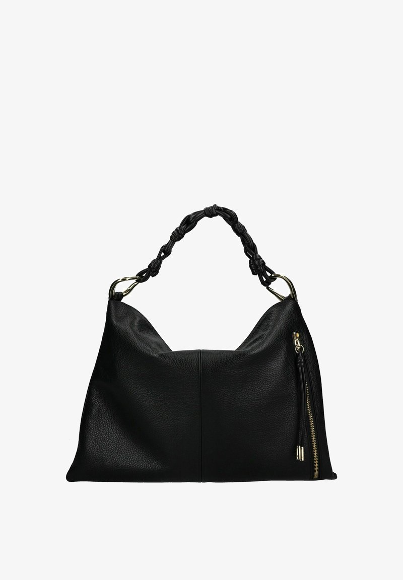 Czarna skórzana torebka na ramię z plecionym uchwytem, o zaokrąglonym kształcie, z kieszonką na zamek po boku i teksturowaną powierzchnią.