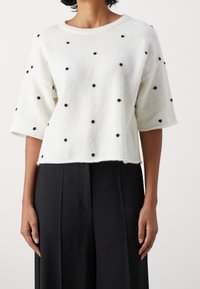 Gestuz Strickpullover - white