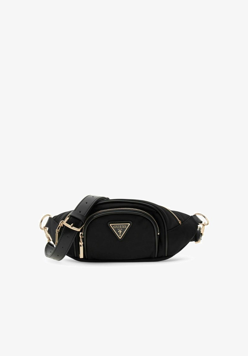 Sac banane Guess noir avec fermetures éclair dorées, bandoulière réglable et plaque logo triangulaire sur la poche avant.