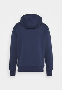 Sudadera azul marino de tejido texturizado, con capucha ajustable mediante cordones y puños y dobladillo acanalados, que presenta un diseño sencillo sin estampados.
