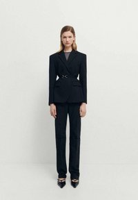 Mango BLANQUI - Kratka jakna - black