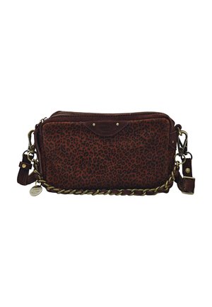 Sac bandoulière rectangulaire en cuir marron imprimé léopard avec détail chaîne dorée et fermeture éclair sur le dessus.