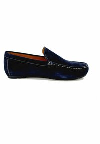 Mocassini in suede blu navy con cuciture bianche a contrasto, punta arrotondata e design slip-on. L'interno presenta una fodera arancione. Suola piatta in gomma.