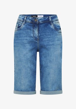 Pantaloncini di jeans blu con orli risvoltati, bottone e zip frontali, tasche laterali e passanti per cintura, etichettati "Cecil Denim."