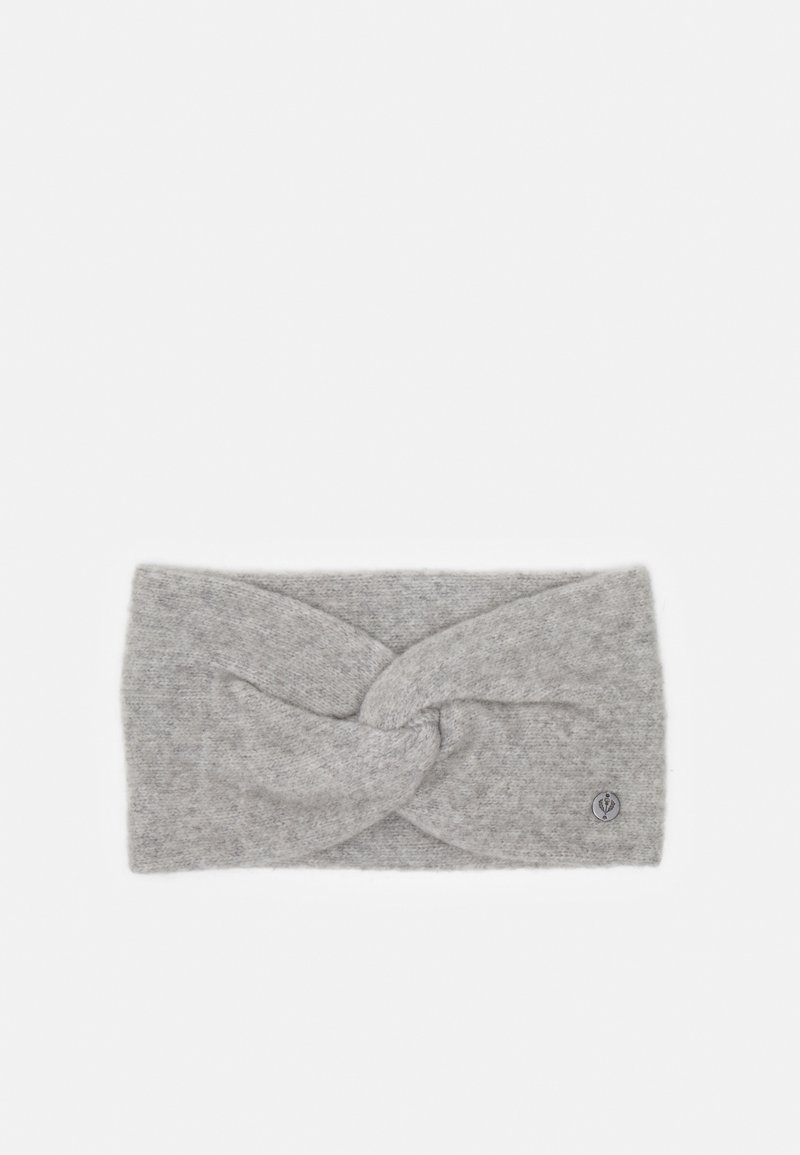 Fascia per capelli grigia lavorata a maglia con design torciglione, caratterizzata da una texture liscia e un piccolo tag con logo su un lato.