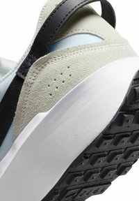 Nike Sportswear DEBUT - Zapatillas - weiss/schwarz