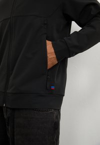 Puma LIFE JACKET - Lichte jas - black