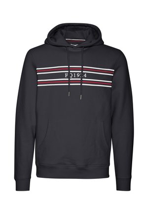 Temno moder pulover s kapuco in sprednjim žepom. Ima bele in rdeče horizontalne črte ter napis "FQ 1924" čez prsa.