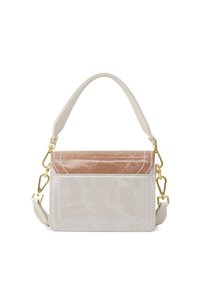 Skórzana torba na ramię o jasnobeżowym korpusie z fakturowanym brązowym klapą, złotymi detalami i odczepianym paskiem.