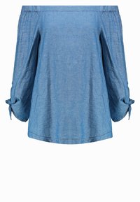 Ljusblå off-shoulder-blus med trekvartslånga ärmar knutna i rosetter vid ärmsluten, lös passform och texturerat tyg.