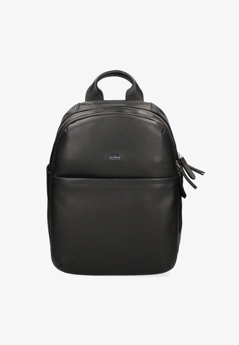 Sac à dos en cuir noir avec une surface texturée, un dessus arrondi, une poche zippée à l'avant et des bretelles doubles. Il dispose d'une poignée supérieure pour le transport.