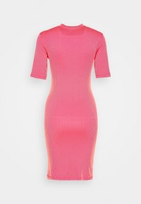 Nike Sportswear Fodralklänning - pink