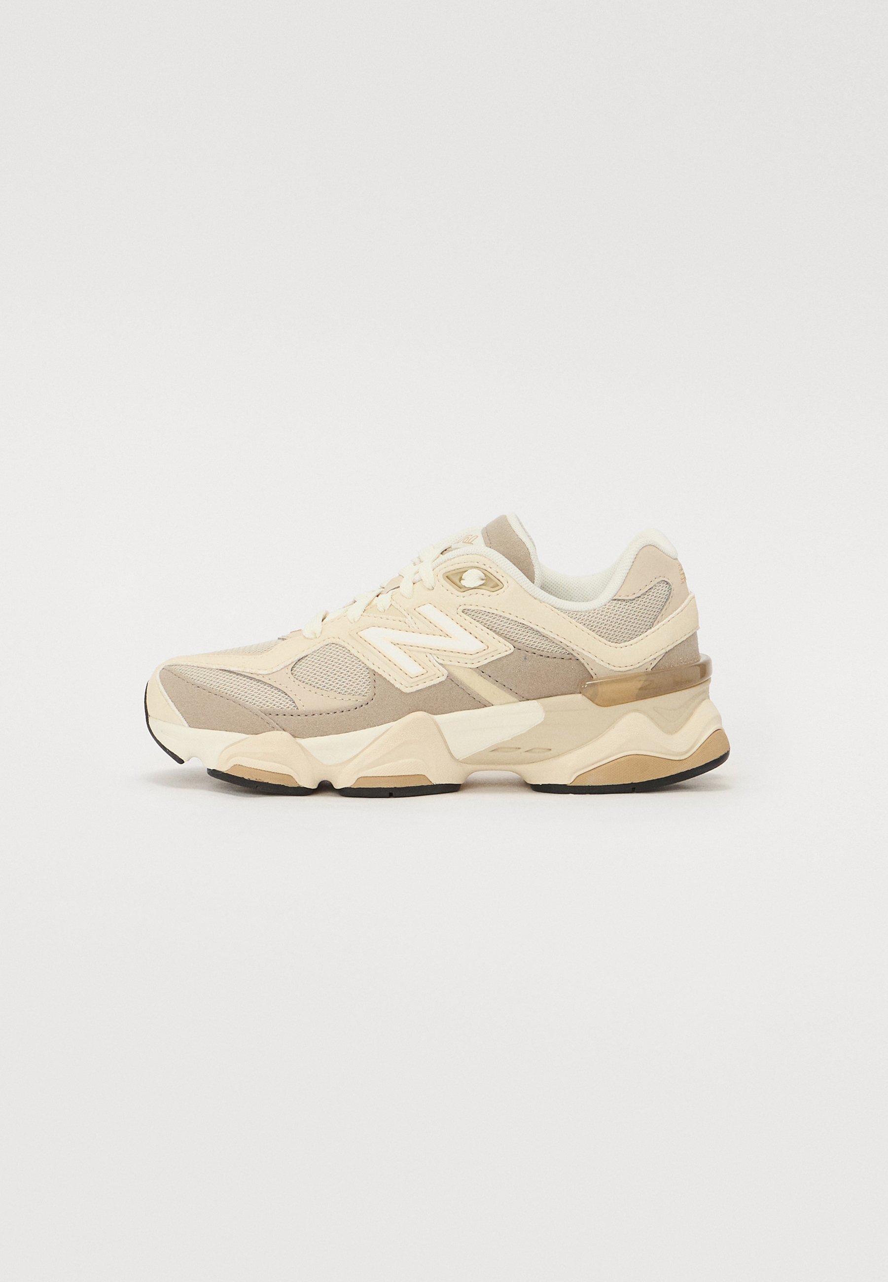 New Balance☆Unisex 9060 Suede Mesh スニーカー 2色【UK発】 9060｜ニューバランス公式通販 | - New Balance